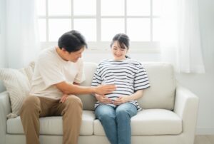 妊婦と男性の写真