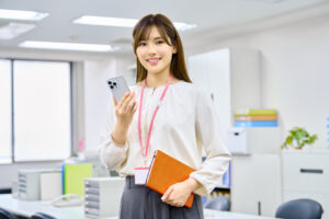 オフィスで働く女性