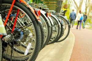 停められている複数の自転車