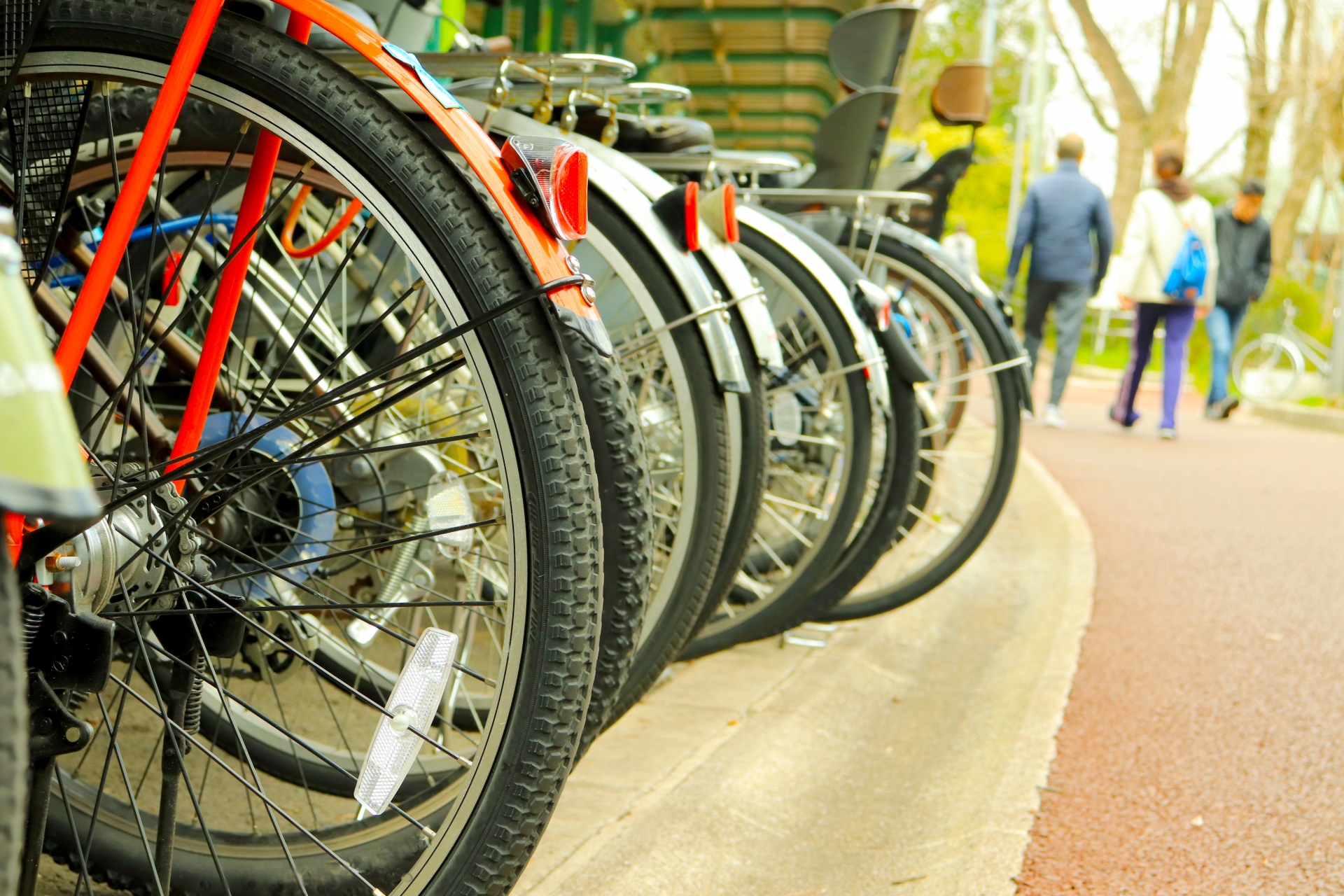 停められている複数の自転車