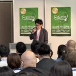 コールセンター従事者向け講演会中の代表の画像